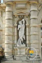 Statue Chantilly