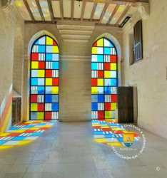 Vitraux moderne de Buren, artiste Chapelle Art Moderne Buren Vitraux Chapelle