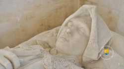 Visage du gisant de  Léontine Victorine Geibel Chapelle Gisant Leontine Victorine Geibel Detail