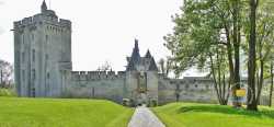 Château, Châtelet , Donjon de Vez dans l'Oise Donjon Chateau De Vez Entree