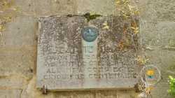 Plaque de Jeanne d'Arc qui attribue un passage le 28 avril 1430, Plaque Jeanne D Arc 28 Avril 1430
