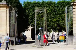 Valet De La Cour Valet De La Cour