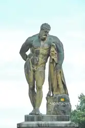 Hercule Jardins Statue