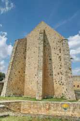 Donjon Contrefort Donjon Contrefort