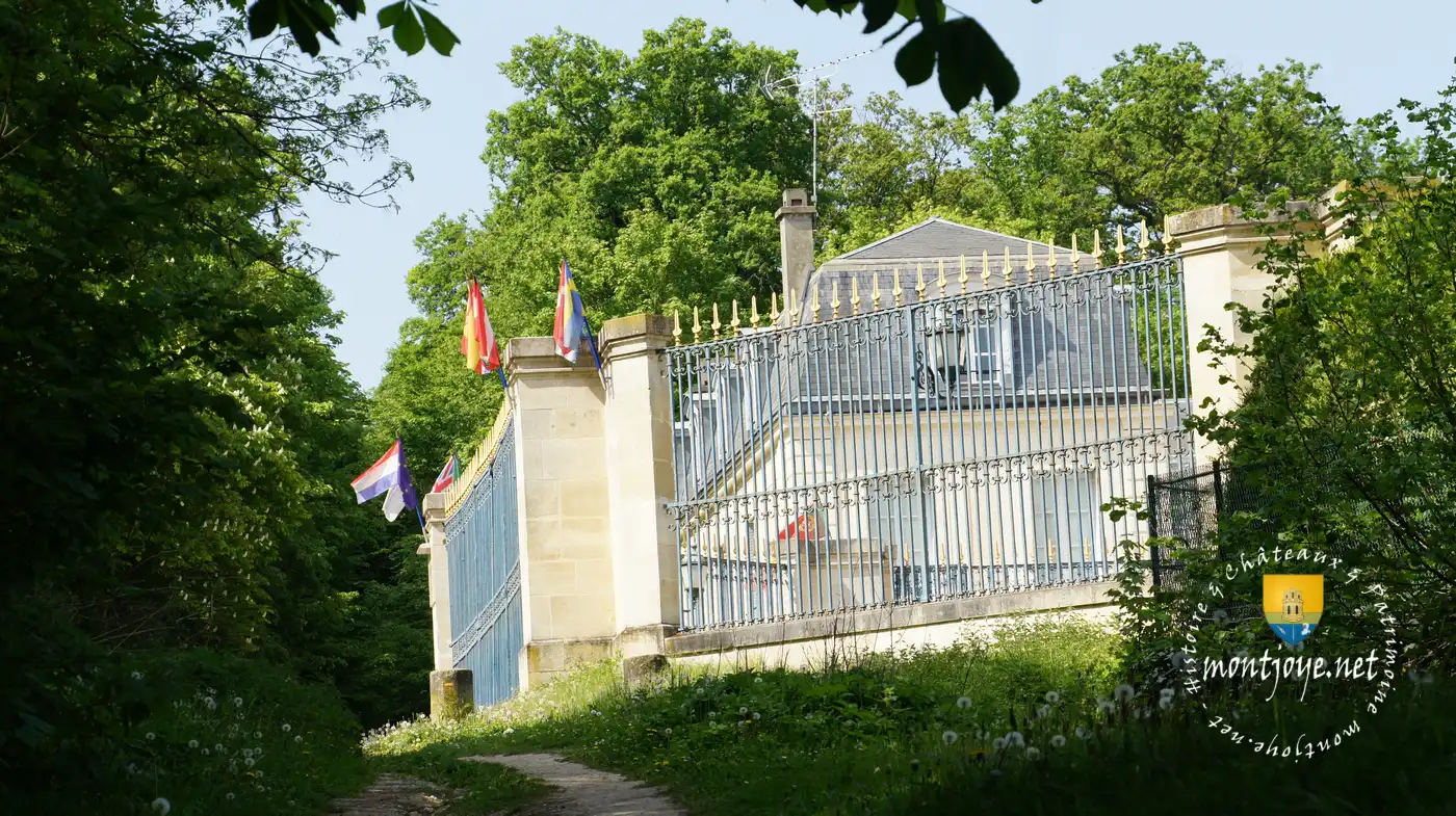 Chateau Du Val Chemin Terrasse Le Notre Chateau Du Val Chemin Terrasse Le Notre