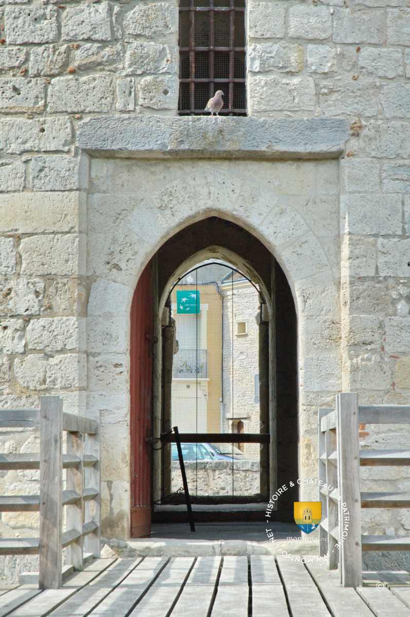 Porte Donjon de Dourdan