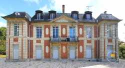 Château de Gournay sur Marne - face à la marne Chateau De Gournay Sur Marne Mairie