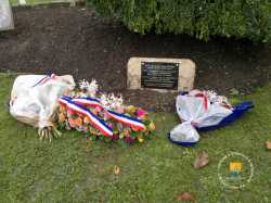 Memoire Harkis Mort Pour La France Monument - à la mémoire des Harkis morts pour la France, place inaugurée par Michel Champion maire de Gournay sur Marne et  par le Colonel Claude Thiebaut et Kerbadou président de l'union des Harkis. Memoire Harkis Mort Pour La France Monument