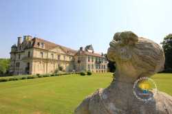 Statue Jardin Facade Castle