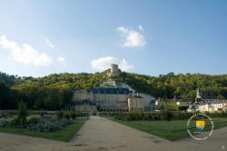 Jardin et colline de la Roche-Guyon, son donjon et château Jardin Colline Chateau Fort