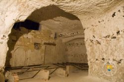 Roche Guyon Chapelle Troglodyte (4)