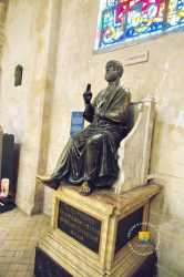 Saint Pierre De Rome Statue
