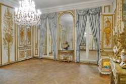 Salon De Compagnie Hotel Uzes 1767
