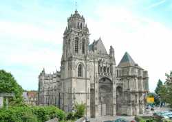 Collégiale Saint-Gervais-Saint Protais Vue depuis le nord-ouest Eglise Saint Gervais Saint Protais Ville De Gisors Normandie