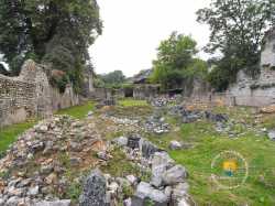 Ruine Abbaye De Mortemer