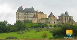 Château de Biron - Le château de Biron est un châteausitué sur la commune de Biron dans le département de la Dordogne. Chateau Biron