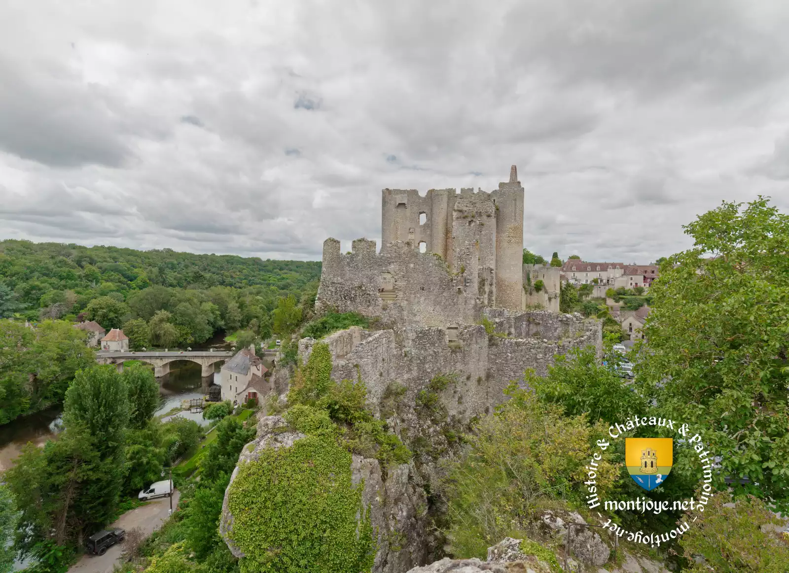 forteresse angles sur anglin vienne chateau medieval