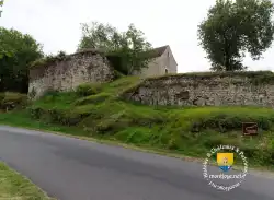 Chapelle Saint Pierre XIIe XIIIe Fortification