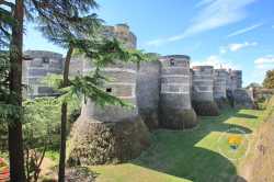 Tours 
