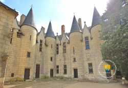 Logis Chateau De Montreuil