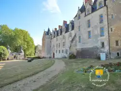 Basse Cour Chateau