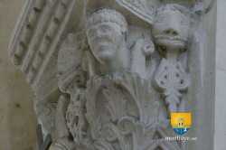 Detail Chapiteau