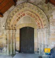 Porche du XVe , ou début XVIe Porche XVe Abbaye Saint Urbain Eglise
