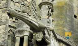  Collegiale De Poissy  Collegiale Poissy Gargouille Femme Qui Crie Homme Qui Se Bouche Les Oreilles Horrifie 12