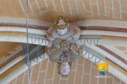 Clef De Voute XIIIe Couple Royal Princier