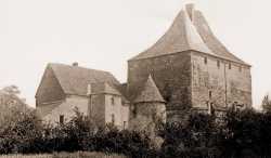 Tour de Vesvre avec son logis vers 1910 Manoir Tour Vesvre 1910