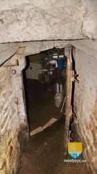 Probablement une ancienne prison ou un cellier Arnay Le Duc Tour De La Motte Porte Prison Cellier