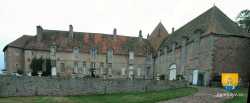 Basse Cour Corps De Logis Louis XIII Cave Droite