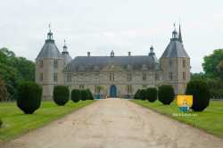 Chateau Sully Entree Allee