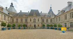 Cour Interieure Carree