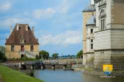 Douves