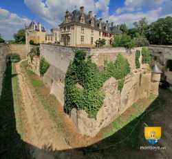 Fosses Chateau Breze Renaissance