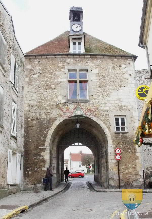 Porte ( arrière ) de Tournan en Brie