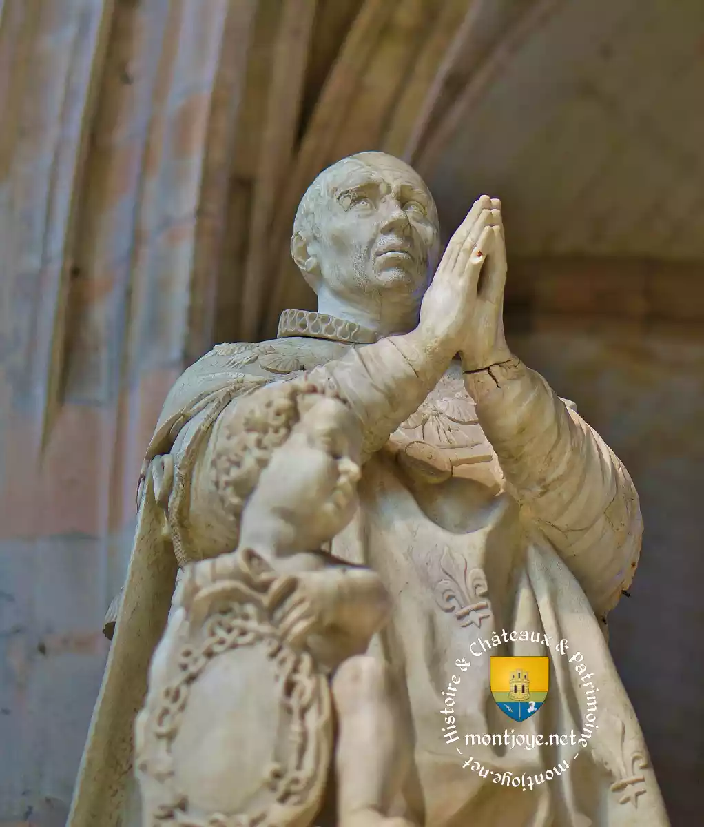 Louis XI priant eglise clery saint andre