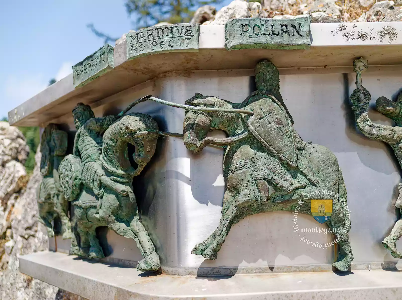 monument roncevaux roland bataille
