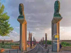 Entree Pont De Ierre Lion