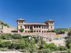 Palais Dans Un Village Espagnol