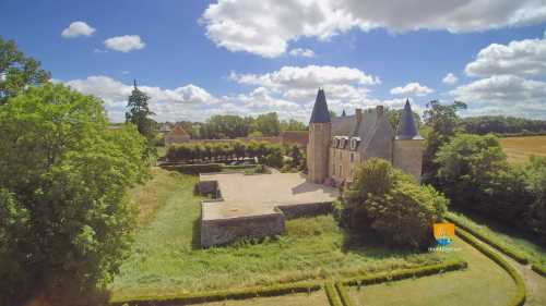 Château Autry-le-Châtel et sa terrasse