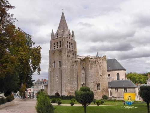 Collégiale de Meung-sur-Loire, Saint-Liphard, Tour Manassés