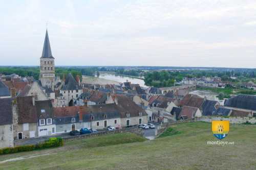 Ville de la Charité sur Loire et Notre Dame du haut des Remparts du château
