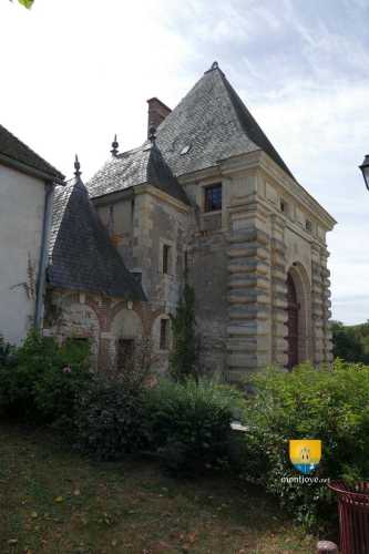 Porte XVIIe - Dampierre-en-Burly