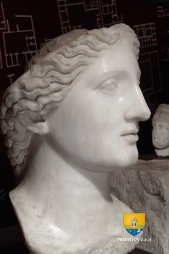 Déesse de Junon, trouvée à Banasa, époque romaine, Marbre Blanc