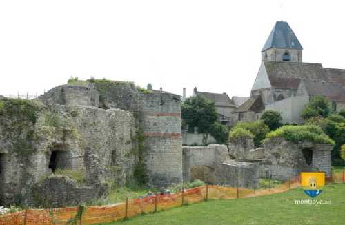 château de Beynes et église