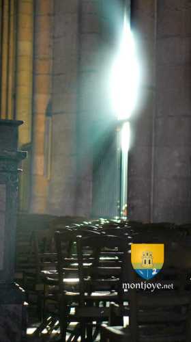 lueur dans la cathédrale de Reims