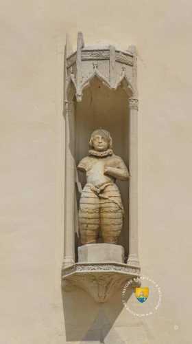Copie de la statue trouvée devant l&#039;entrée de Jeanne d&#039;Arc, probablement du XVIe