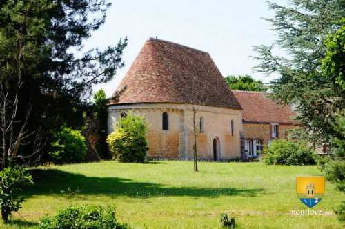 Chapelle du XIVe , château et donjon d&#039;Alluyes